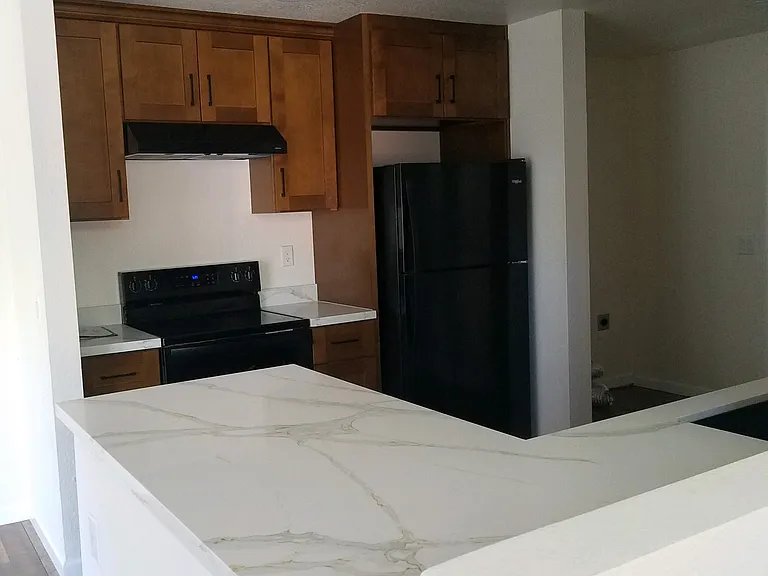 365 Hazelnut Ln — Photo 6