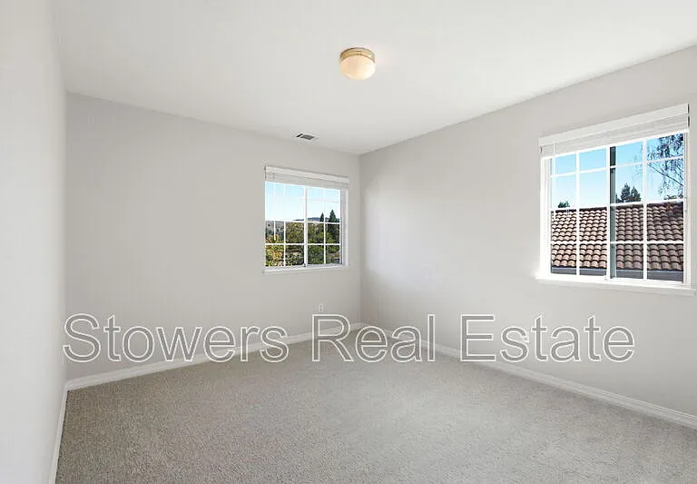 23 Westbourne Ct — Photo 41