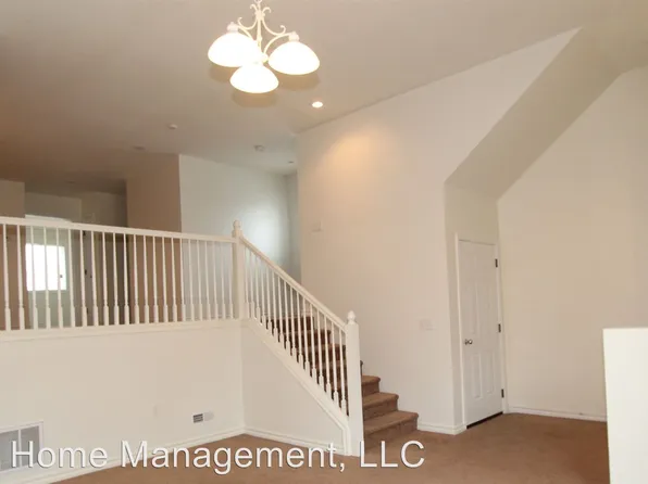 8 Fuller Cir, Junction City, KS 66441