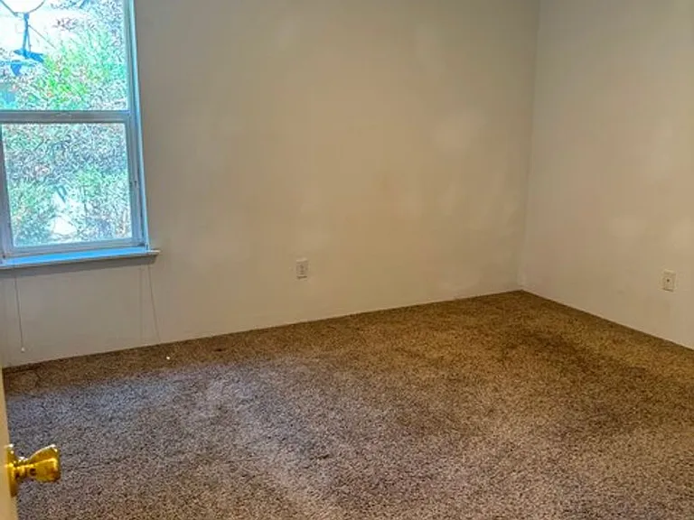 754 W Oregon Ave — Photo 6