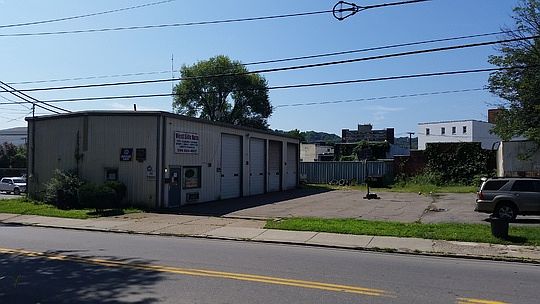 1st image of 821 Washington St W