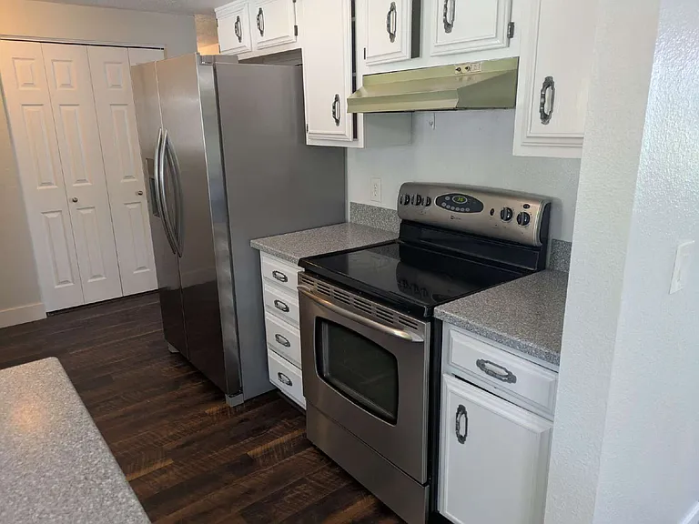 838 S Roberta St #1 — Photo 6