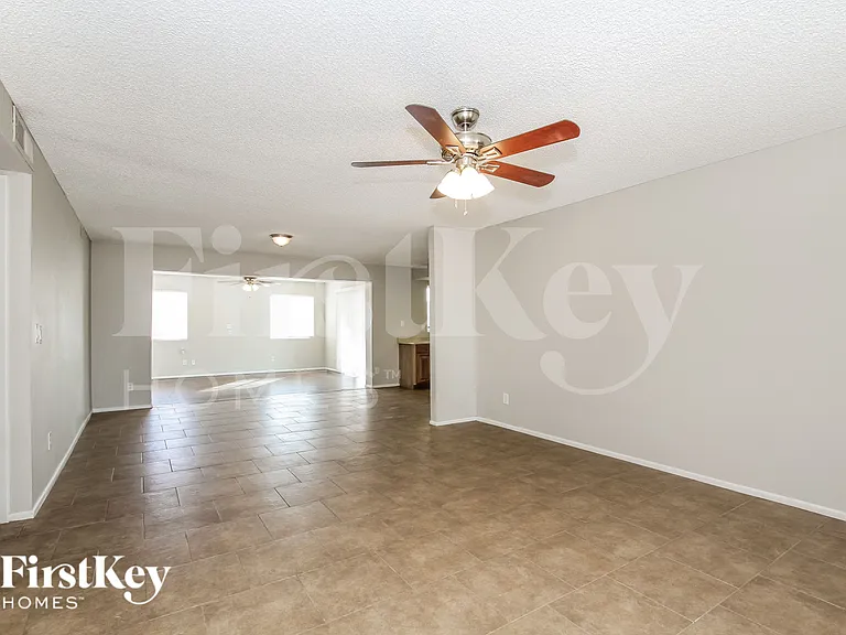 5031 W Windrose Dr — Photo 3