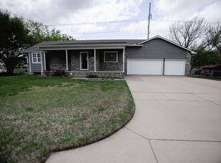1901 S Honeytree St, Wichita, KS 67207
