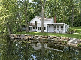 24 Breezy Knoll Rd, Smithfield, RI 02828