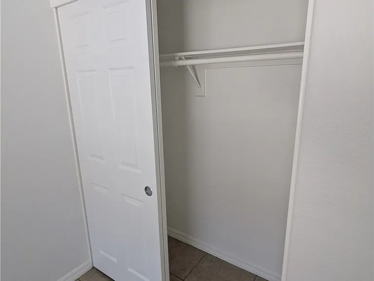 1016 Royal Plum Ln — Photo 14