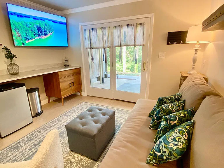 2109 Pine Tree Dr #4 — Photo 12
