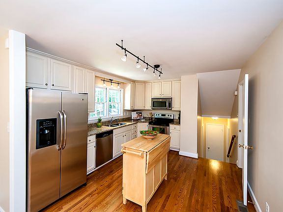5th image of 7060 Knightswood Dr