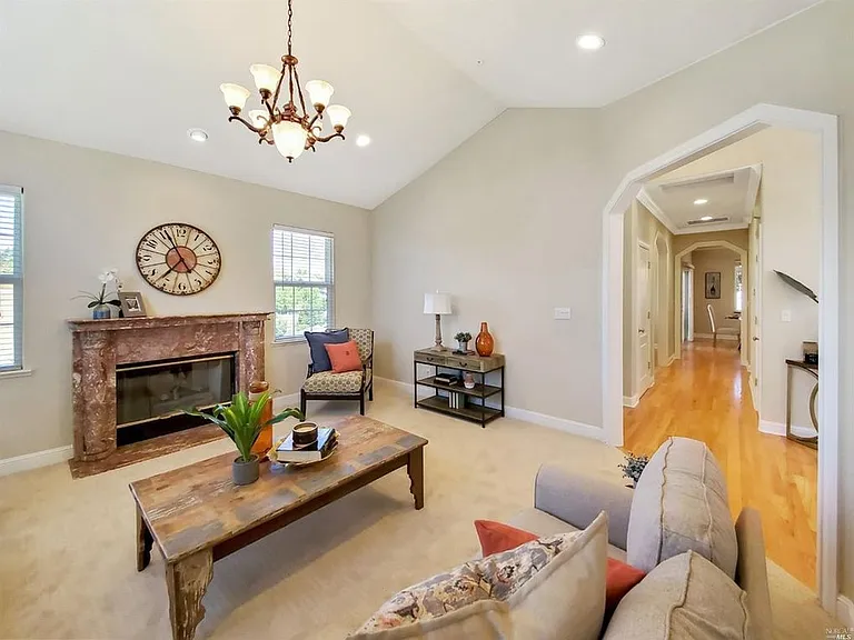 735 El Paseo Dr — Photo 10