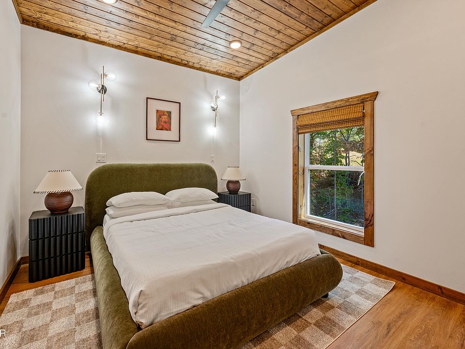 16th image of 3005 Nellie Dr