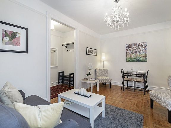 2nd image of 442 Hudson St #3D