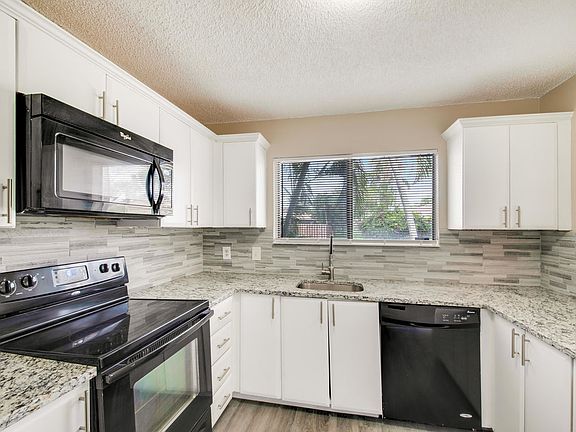 5th image of 9926 Watermill Cir APT C