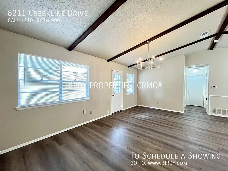 8211 Creekline Dr — Photo 15