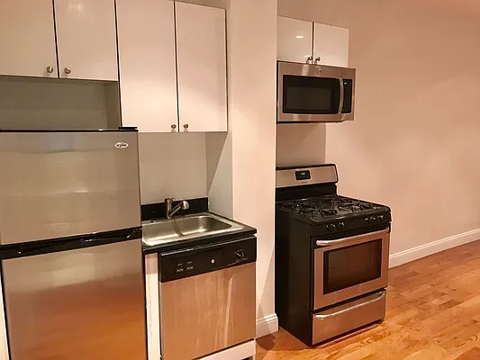 Rented by Platinum Properties | media 8