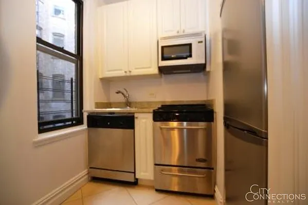 Rented by City Connections Realty | media 5