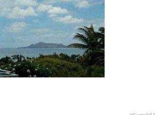 160 Polihale Pl, Honolulu, HI 96825