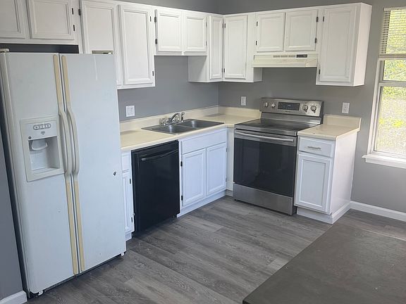 5th image of 1155 Saint Matthew Ave #1155