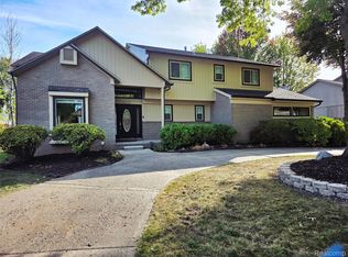 37731 Stableview Dr, Farmington Hills, MI 48335