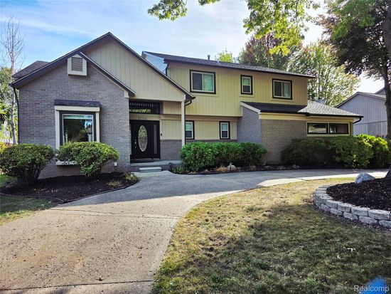 37731 Stableview Dr, Farmington Hills, MI 48335