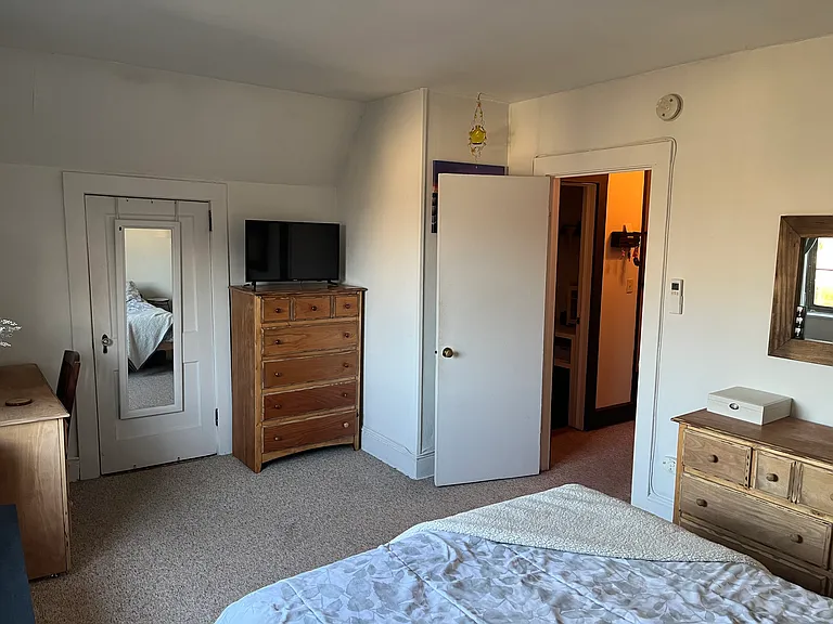 94 Martha Ct #6 — Photo 4
