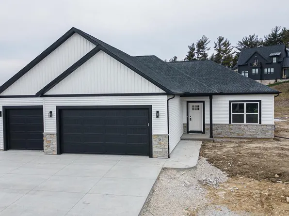 725 Evergreen DRIVE, Brownsville, WI 53006
