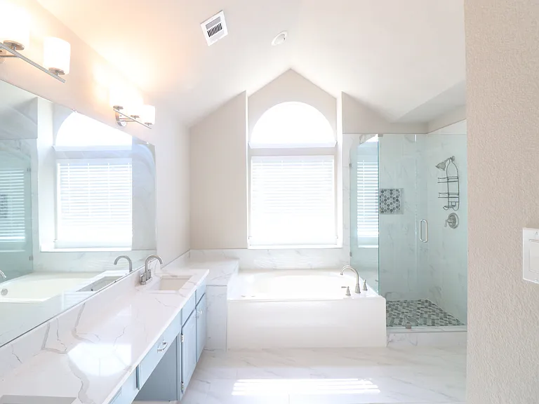 4606 Clay Dr — Photo 5