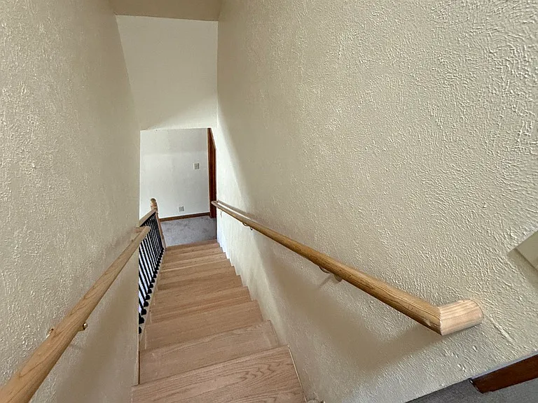 stairs from 2nd floor
