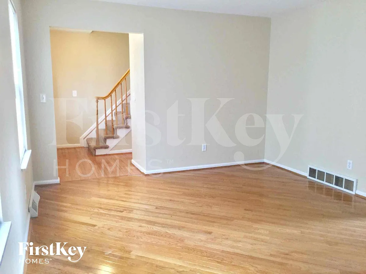 Building Photo - 1716 Eastwind Ct