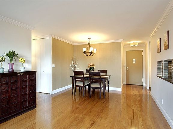 2nd image of 201 E 28th St #16CD