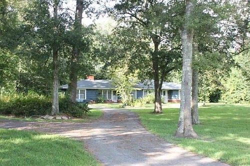 2nd image of 1655 Evangeline Dr