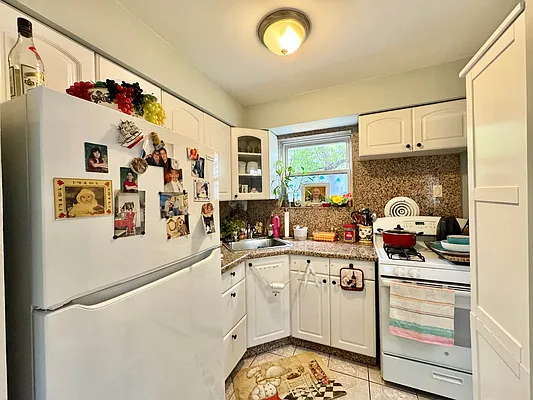 Rented by Astoria Realty | media 12