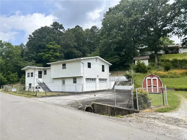 84 Rosa St, Rossville, GA 30741