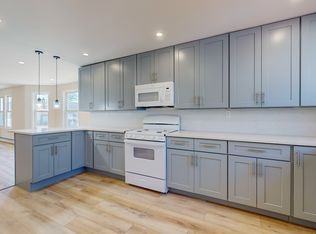 48 Palm St #1.1, Lindenhurst, NY 11757