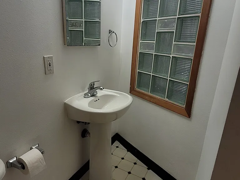 1643 S Weller St #E — Photo 11
