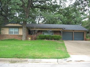 1908 McCleskey Ct, Fort Worth, TX 76112