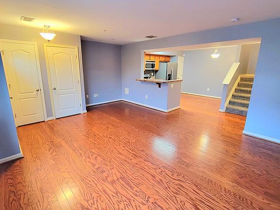 3rd image of 1901 Lennox Dr Unit 28