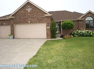 8109 Hunters Ridge Rd, Lincoln, NE 68516