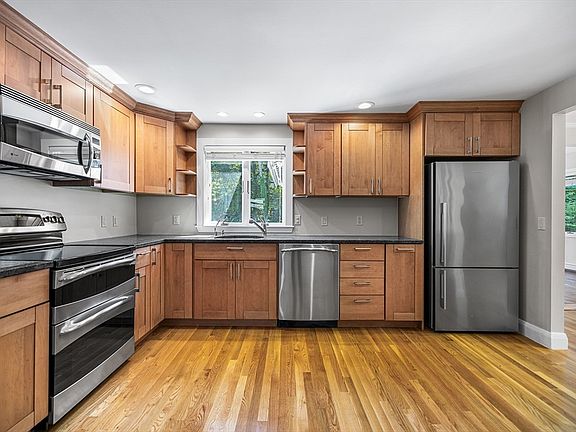 3rd image of 20 Marrett Rd