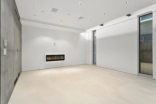 Rented by Compass | media 60