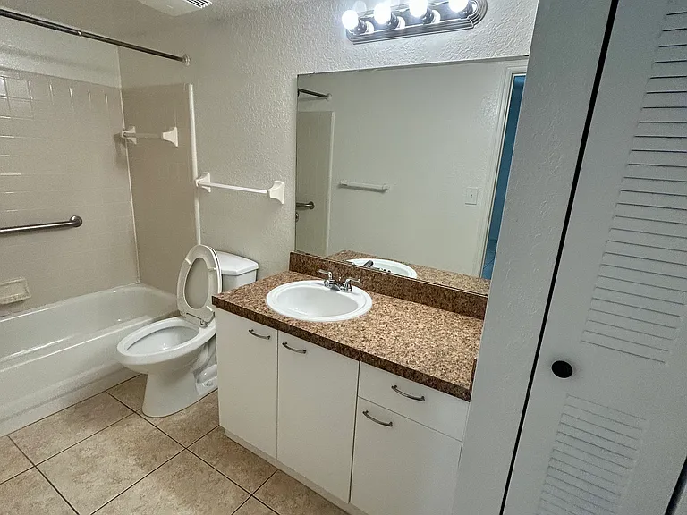 1620 Columbia Arms Cir #163 — Photo 14