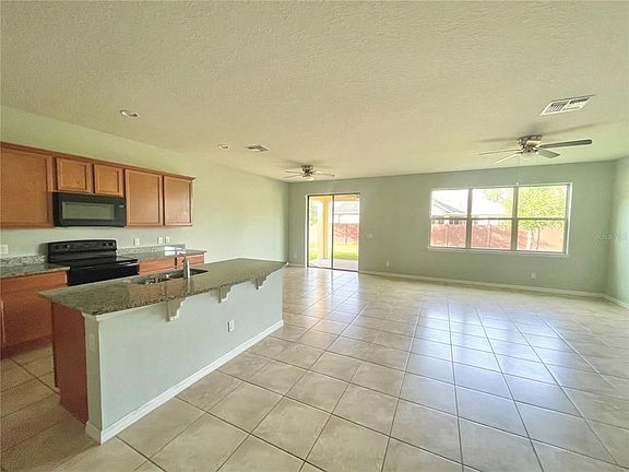 5th image of 2785 Mead Ave