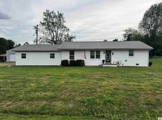 307 W Wyatt St, Fredonia, KY 42411