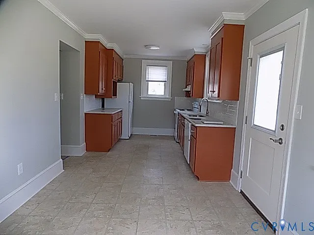 5300 River Rd — Photo 5