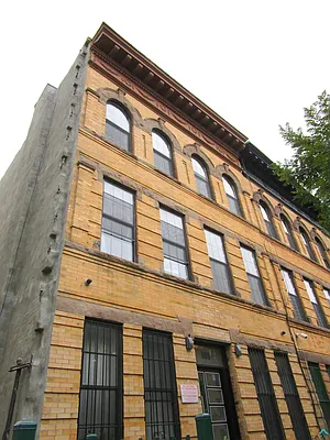 Rented by EXR | media 12