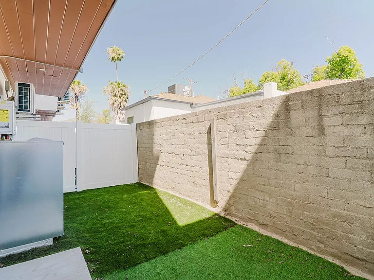 5654 1/4 Cartwright Ave — Photo 13