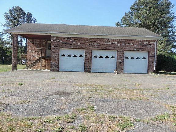 5th image of 102 Hicks Ln
