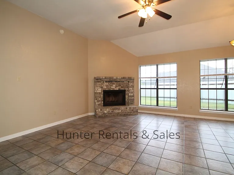 1012 Windy Hill Rd — Photo 6