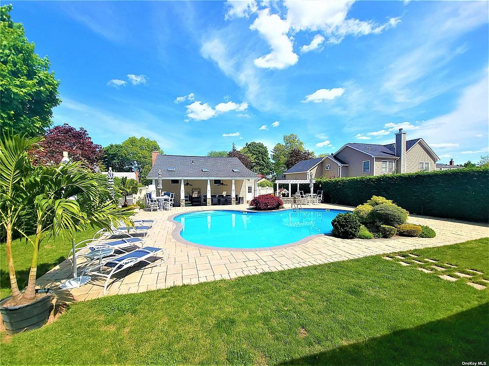 19 Preston Ln, Syosset, NY 11791 MLS 3470352 Zillow