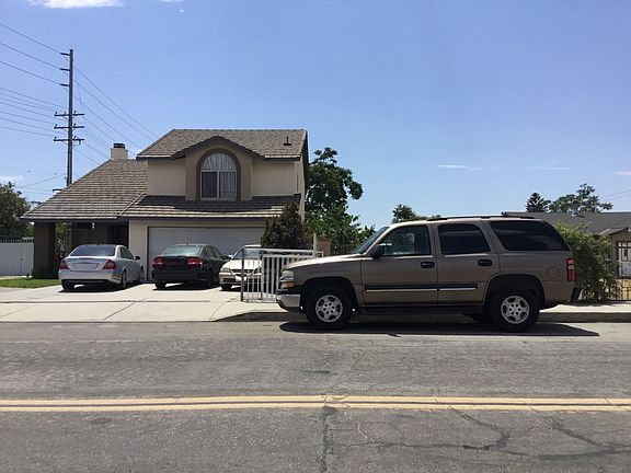 3rd image of 9682 Hemlock Ave