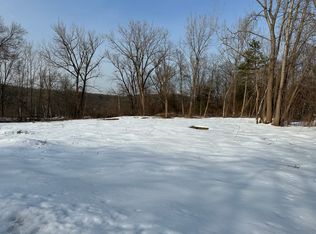 11 10th St, Montague, MA 01351